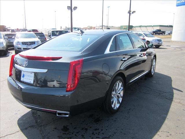 Cadillac XTS 2013 photo 1