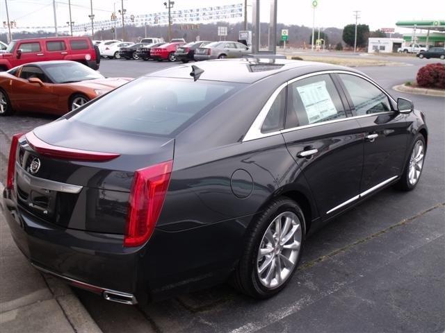 Cadillac XTS 2013 photo 2