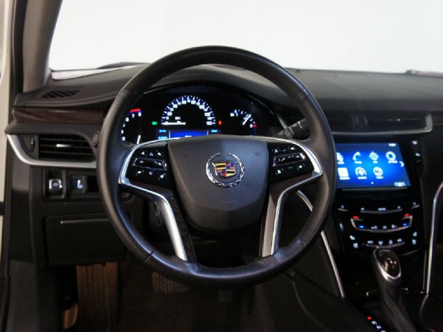 Cadillac XTS 2013 photo 1