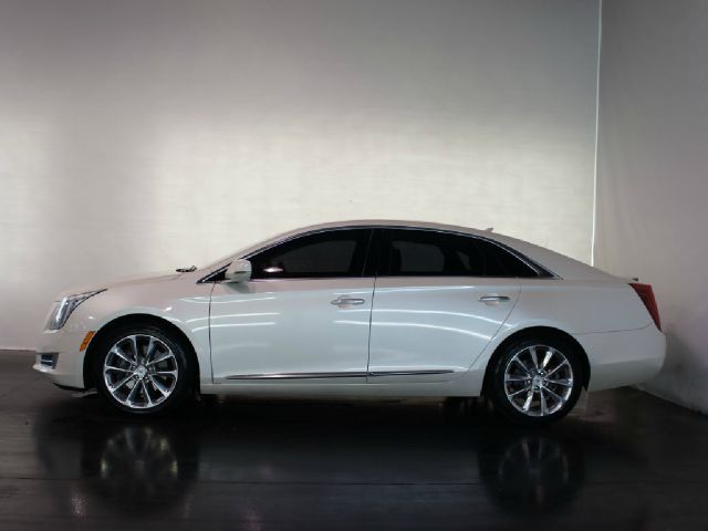 Cadillac XTS 2013 photo 2