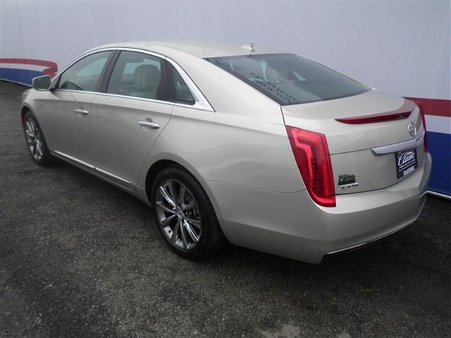 Cadillac XTS 2013 photo 1