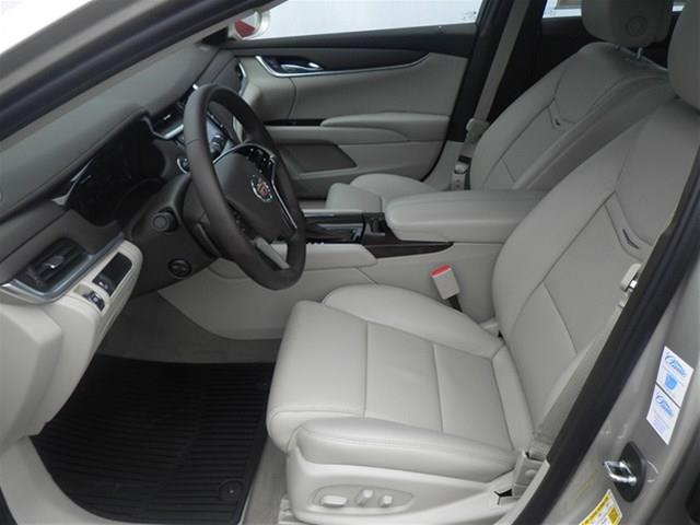 Cadillac XTS 2013 photo 2