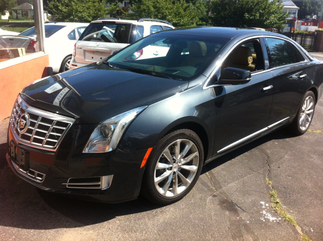 Cadillac XTS 2013 photo 1