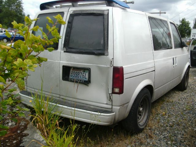 Chevrolet Astro 1989 photo 2