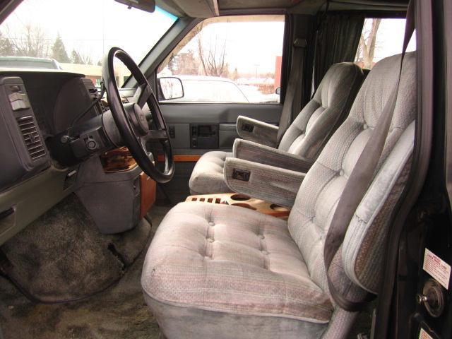 Chevrolet Astro 1990 photo 2