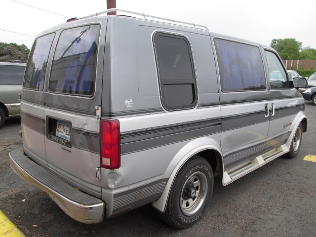 Chevrolet Astro 1990 photo 1