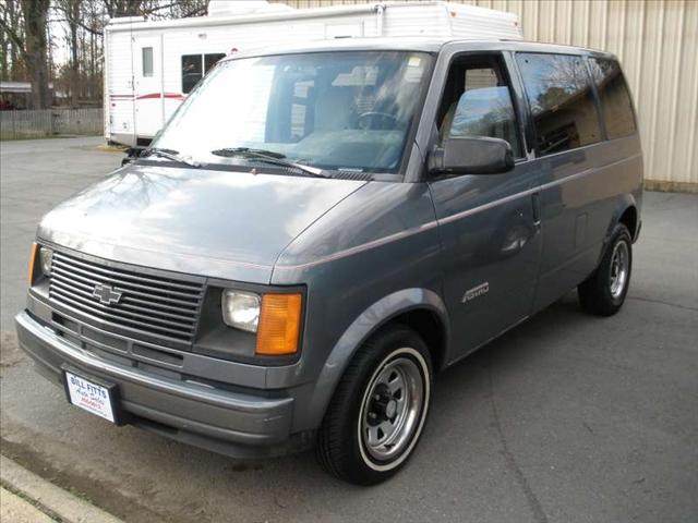 Chevrolet Astro 1990 photo 1