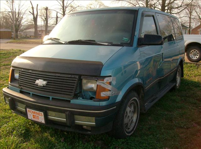 Chevrolet Astro Base Passenger Van