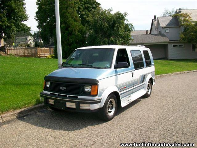 Chevrolet Astro 1994 photo 2