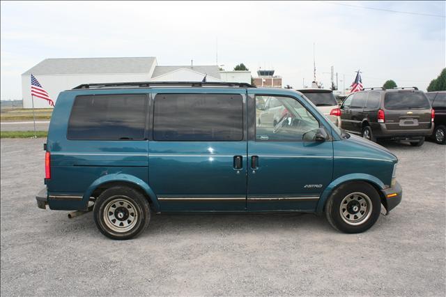 Chevrolet Astro 1995 photo 4