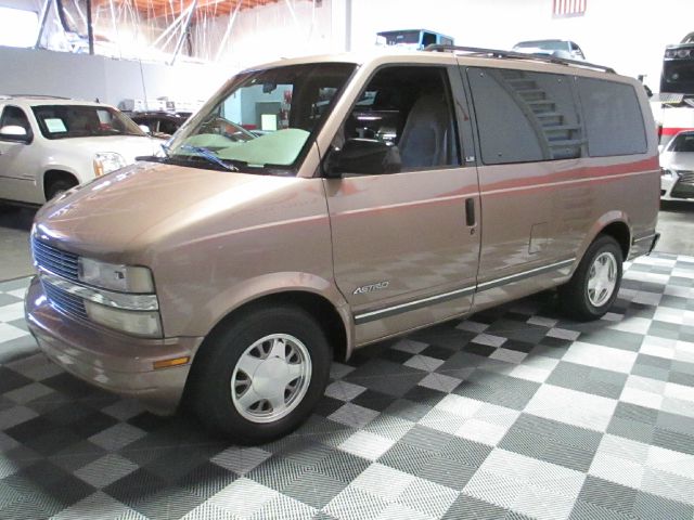 Chevrolet Astro 1996 photo 1