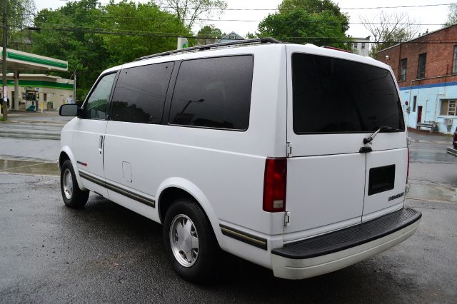 Chevrolet Astro 1.8T Quattro Sedan 4D Passenger Van