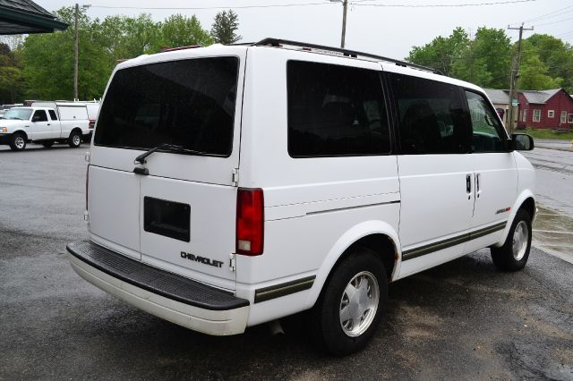 Chevrolet Astro 1996 photo 15