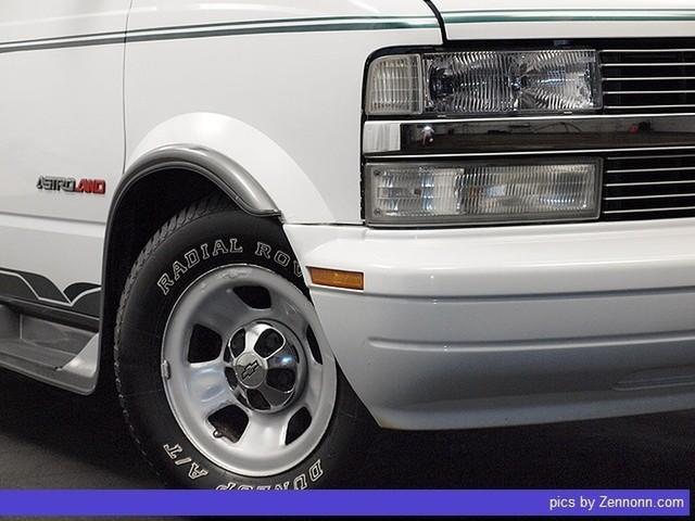 Chevrolet Astro 1997 photo 2