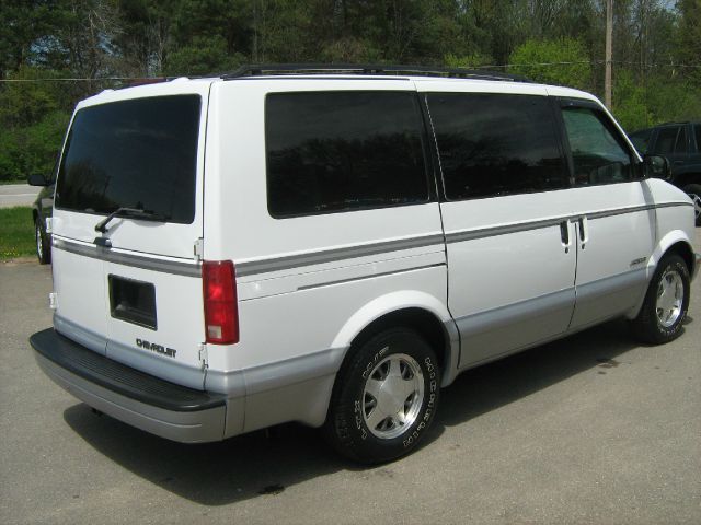 Chevrolet Astro 1997 photo 4