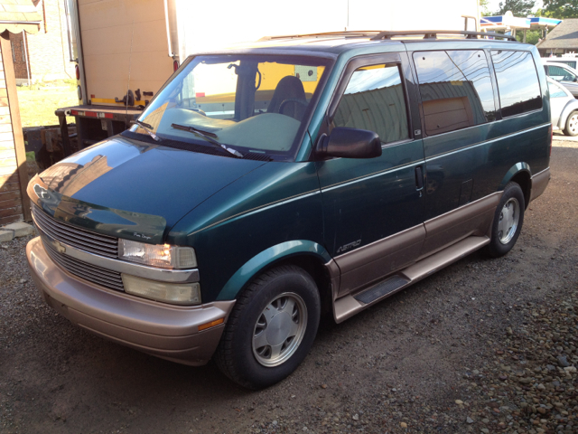 Chevrolet Astro 1997 photo 3