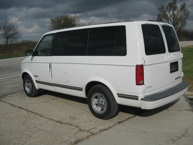 Chevrolet Astro 1997 photo 11