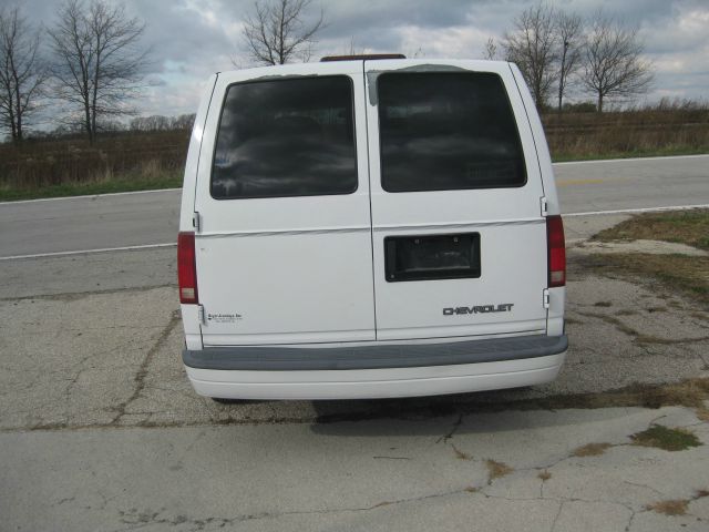 Chevrolet Astro 1997 photo 13