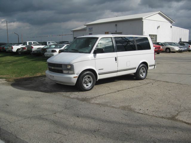 Chevrolet Astro 1997 photo 14