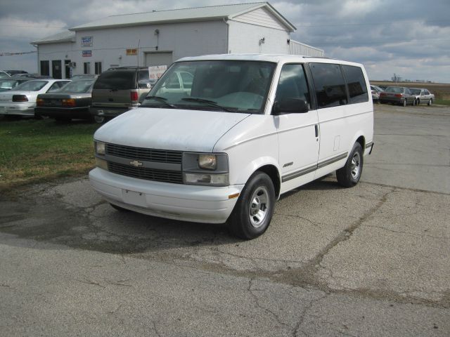 Chevrolet Astro 1997 photo 17