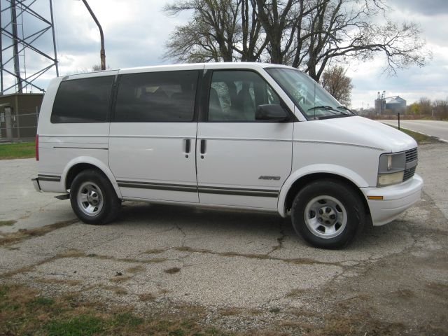 Chevrolet Astro 1997 photo 18