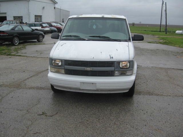 Chevrolet Astro 1997 photo 2