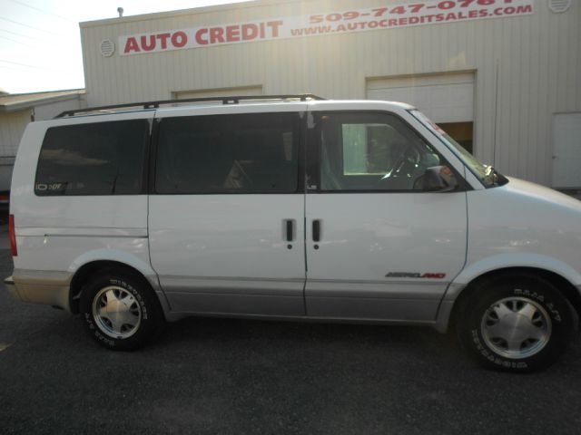 Chevrolet Astro 1997 photo 3