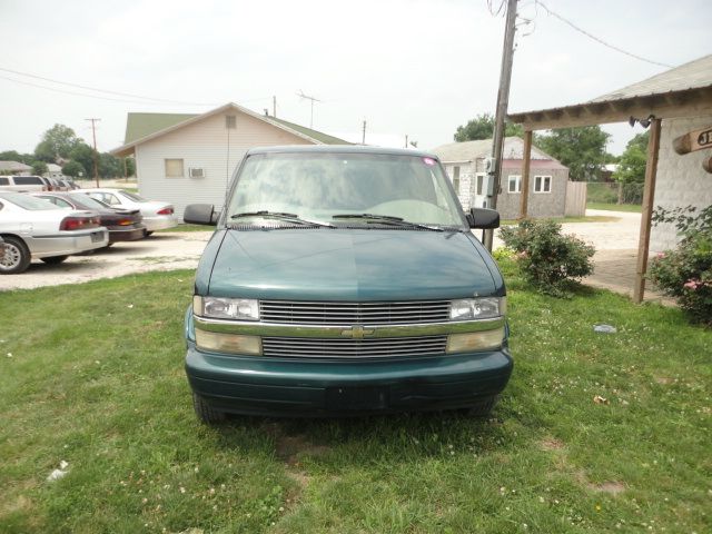 Chevrolet Astro 1997 photo 2