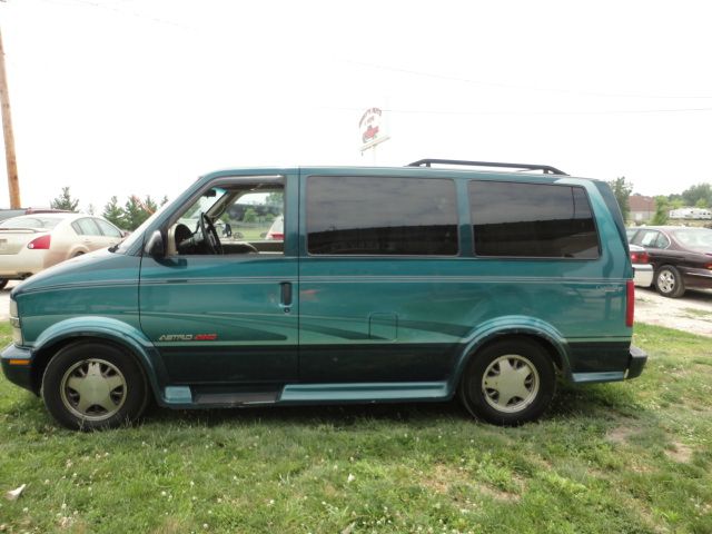 Chevrolet Astro 1997 photo 4