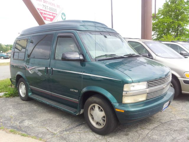 Chevrolet Astro 1998 photo 1