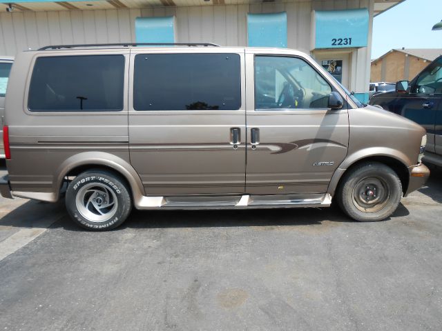 Chevrolet Astro 1998 photo 1