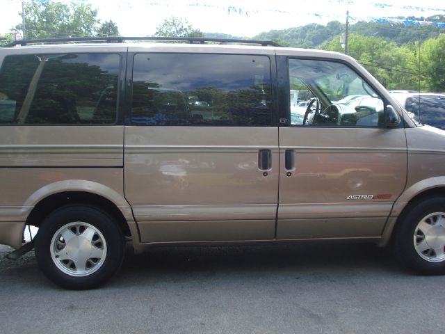 Chevrolet Astro 1998 photo 1