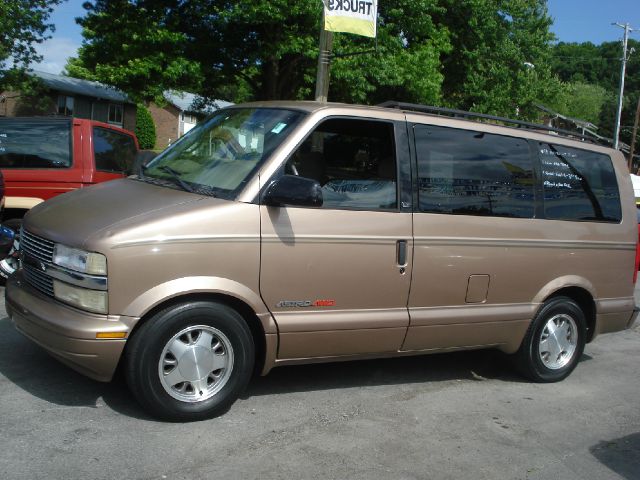 Chevrolet Astro 1998 photo 3