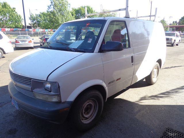 Chevrolet Astro 1999 photo 2