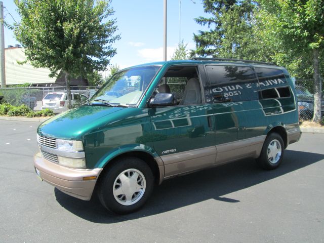 Chevrolet Astro 1999 photo 2