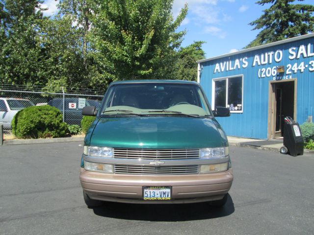 Chevrolet Astro 1999 photo 3