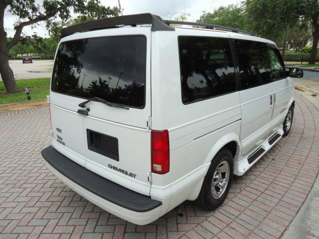 Chevrolet Astro 1999 photo 14