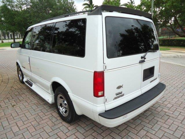 Chevrolet Astro 1999 photo 24