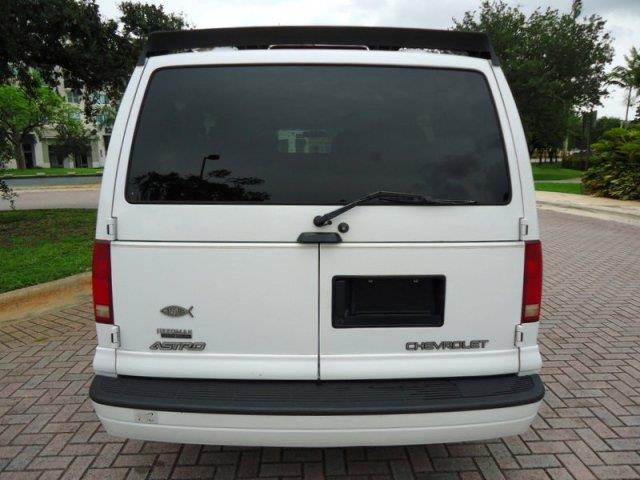 Chevrolet Astro 1999 photo 9