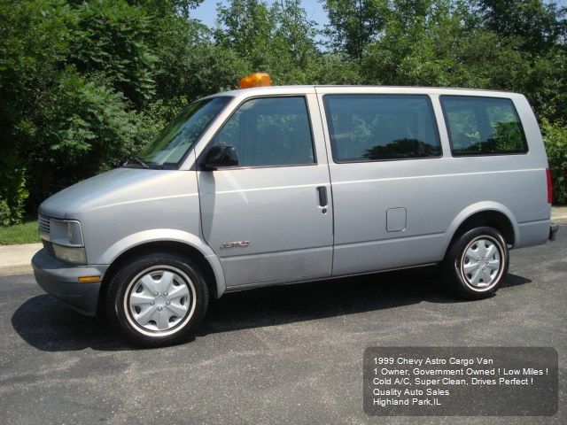 Chevrolet Astro 1999 photo 1