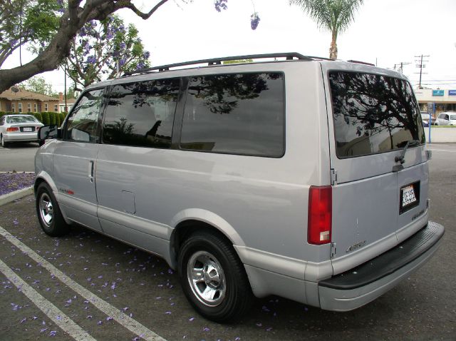 Chevrolet Astro 1999 photo 5