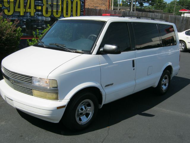 Chevrolet Astro 1999 photo 3