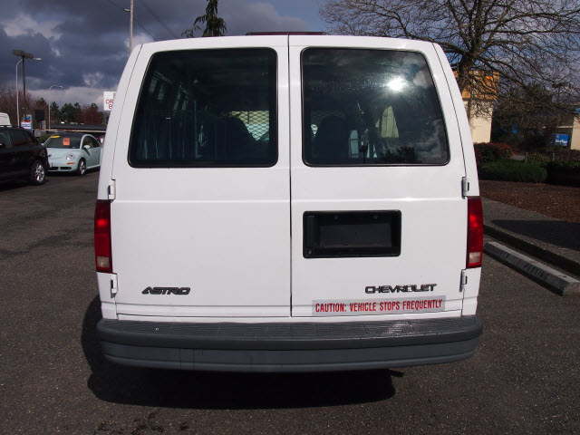 Chevrolet Astro 1999 photo 5