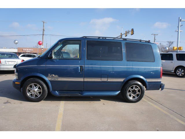 Chevrolet Astro 1999 photo 3