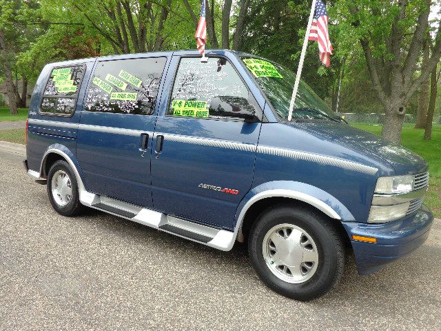 Chevrolet Astro 1999 photo 3