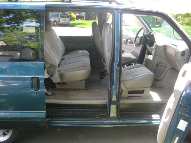 Chevrolet Astro 2000 photo 14