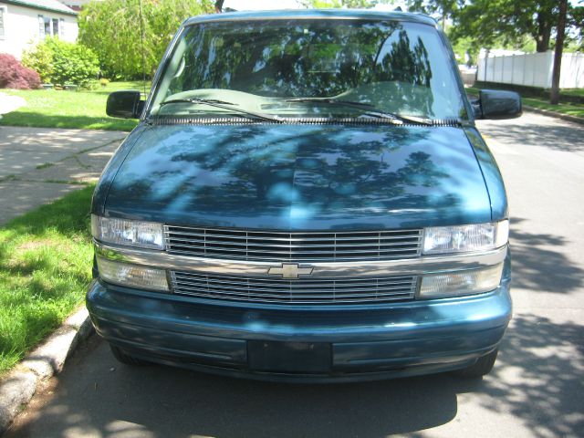 Chevrolet Astro 2000 photo 2