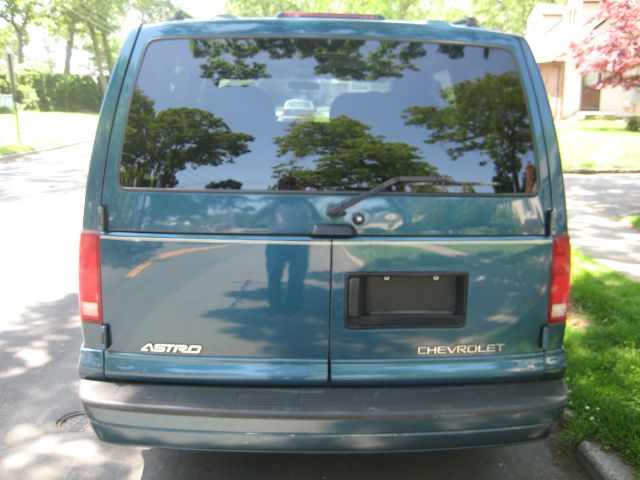 Chevrolet Astro 2000 photo 4