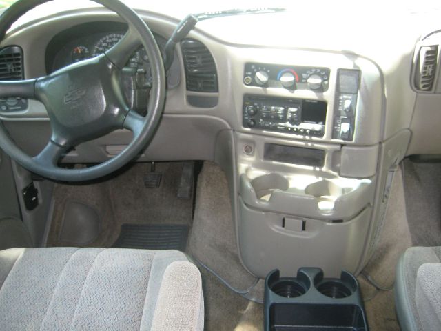 Chevrolet Astro 2000 photo 8