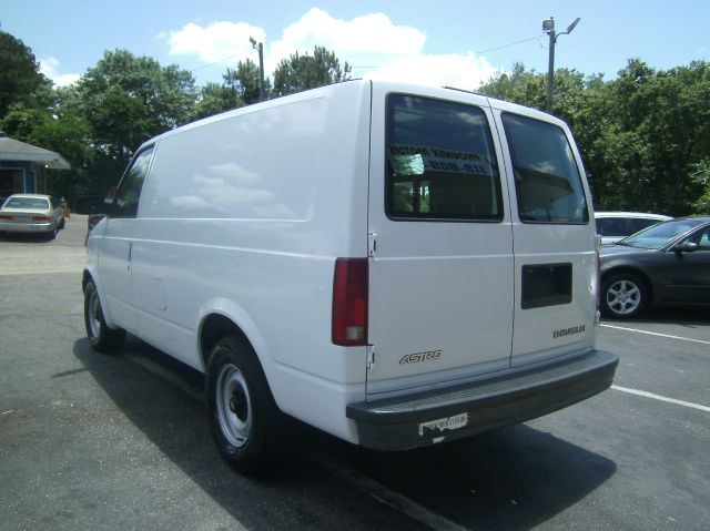 Chevrolet Astro 2000 photo 16